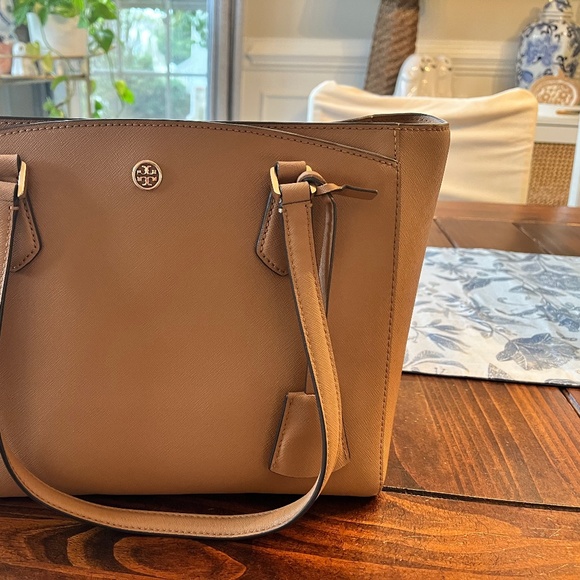 Tory Burch purse - Picture 1 of 2